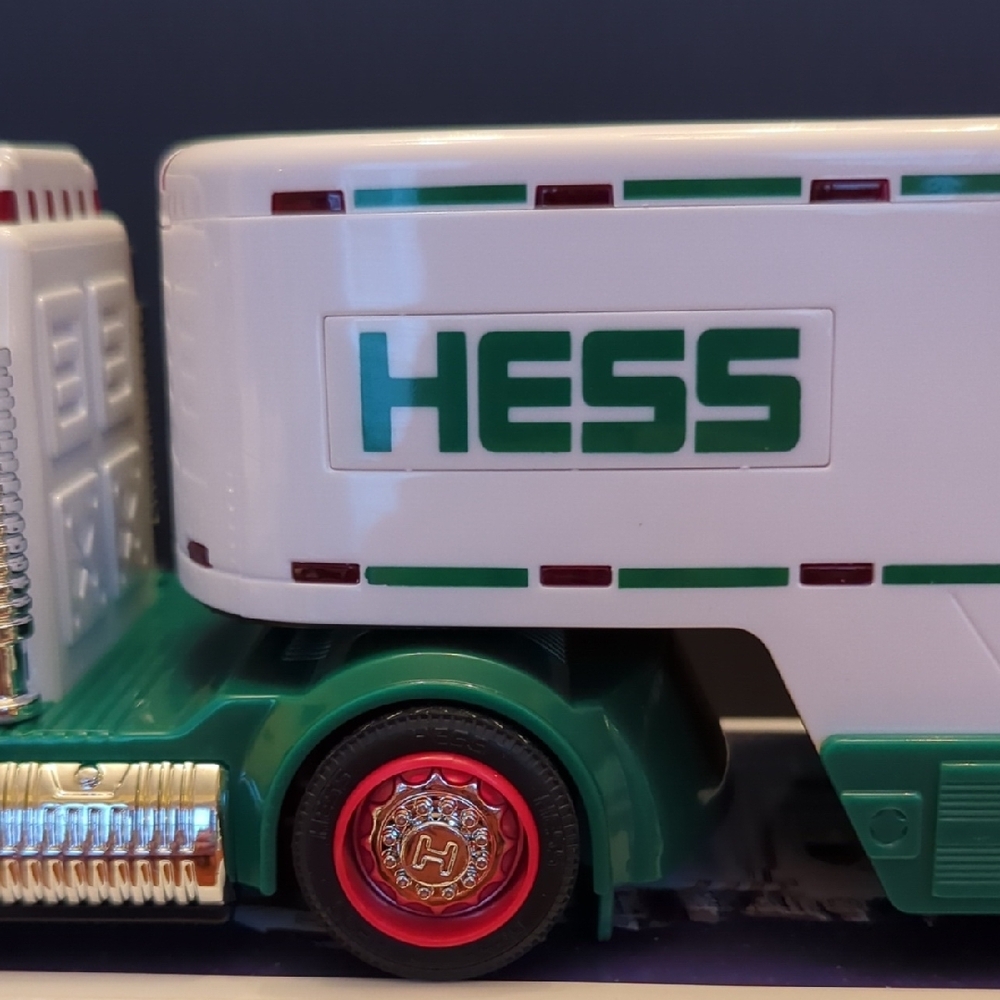 2010 Hess Toy Truck and Jet - Green and White - Picture 3 of 17
